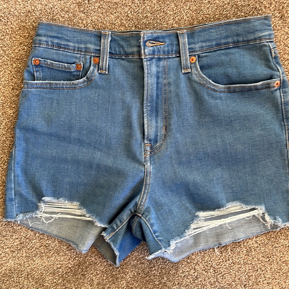 Levi's High Rise Shorts - Picture 2 of 6